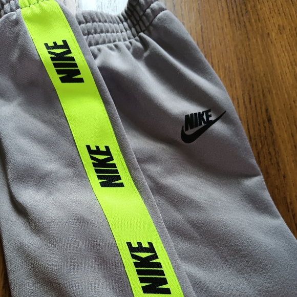 9m Nike outfit - Picture 4 of 7
